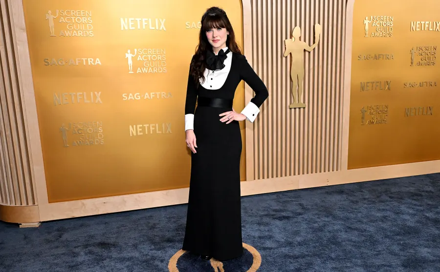 Feature Zooey Deschanel Arrival Red Carpet 31st Annual Screen Actors Guild Awards 2025 SAG