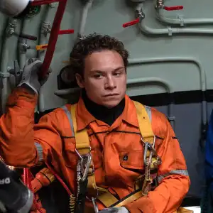 Finn Cole Last Breath s Love Story Make Sure You re Giving Love to the People Around You