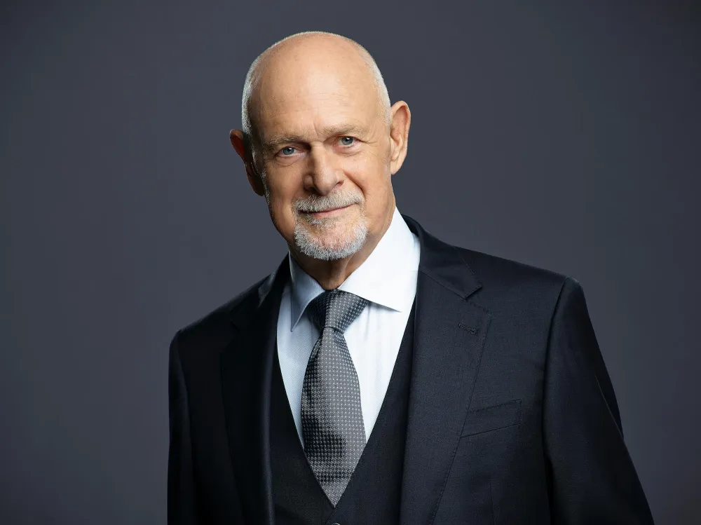 Gerald McRaney Breaks Down His Effortless Father Son Chemistry With James Marsden on Paradise