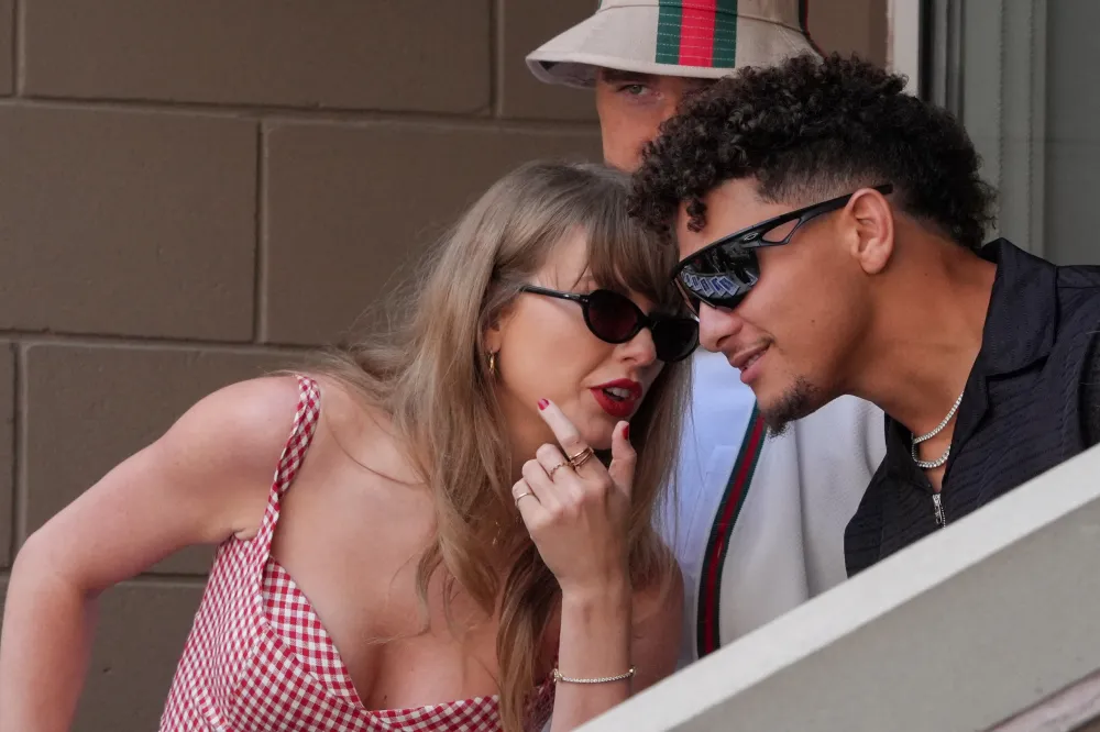 Taylor Swift and Patrick Mahomes