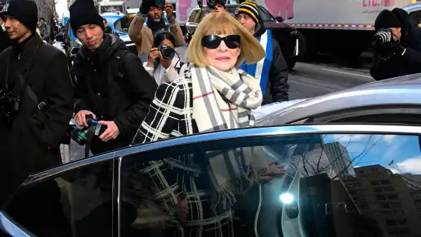 Anna Wintour Burberry scarf