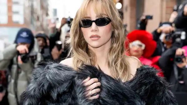 Suki Waterhouse Sneakers