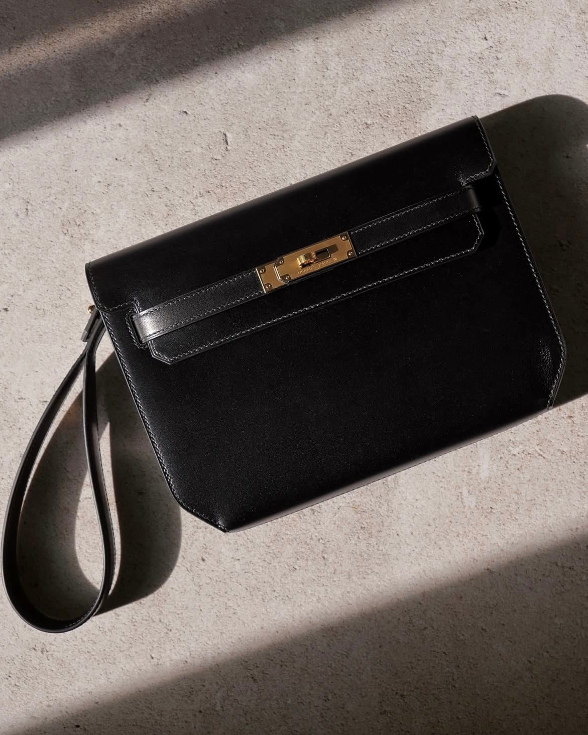 hermès kelly depeches black box calfskin gold hardware