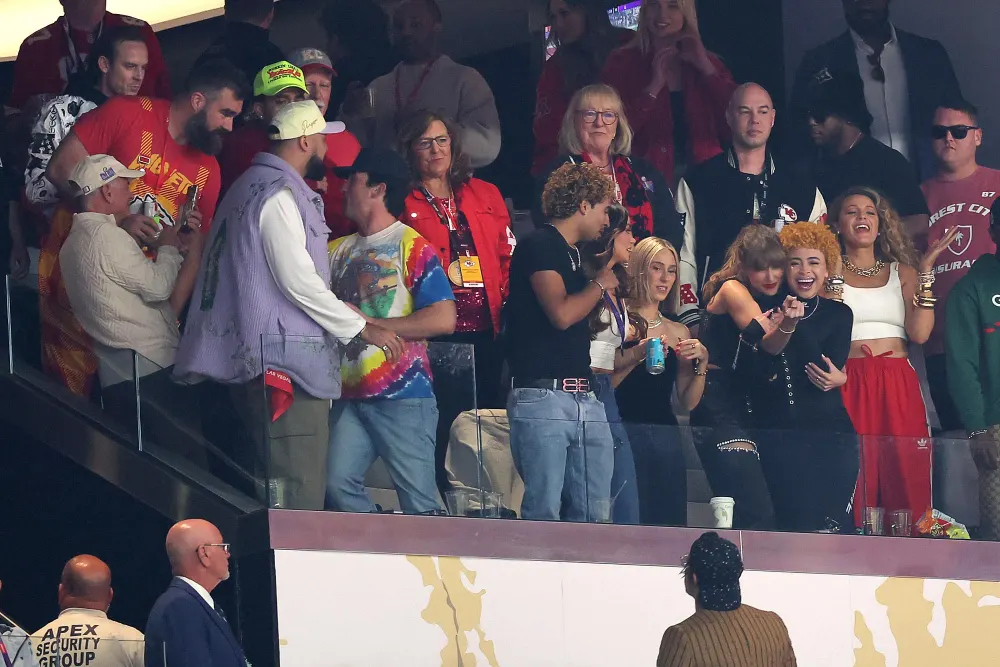 Inside Miles Teller s Philadelphia Eagles Fandom &mdash; And Friendship With Jason Kelce 905