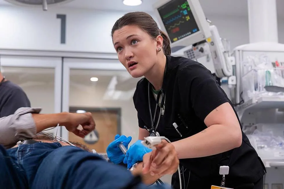 Isa Briones Breaks Down The Pitt s Extensive Efforts to Be Medically Accurate Bootcamp and More 819 isa briones