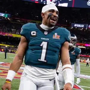 Jalen Hurts Won t Change Phone Wallpaper From 2023 Super Bowl Loss After 2025 Win Humble Reminder 216