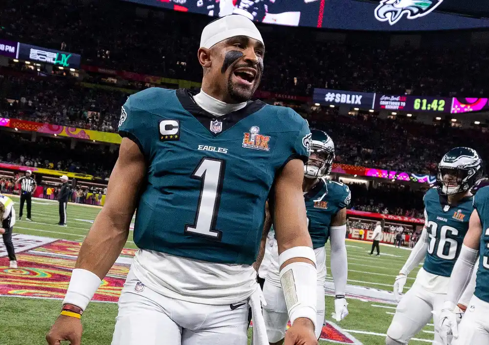 Jalen Hurts Won t Change Phone Wallpaper From 2023 Super Bowl Loss After 2025 Win Humble Reminder 216