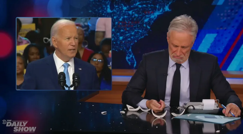 Jon Stewart Suffers Bloody Injury in Daily Show Mishap 2