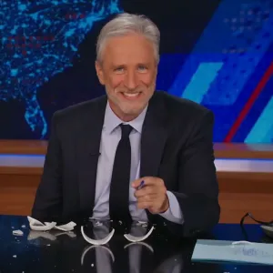 Jon Stewart Suffers Bloody Injury in Daily Show Mishap 3