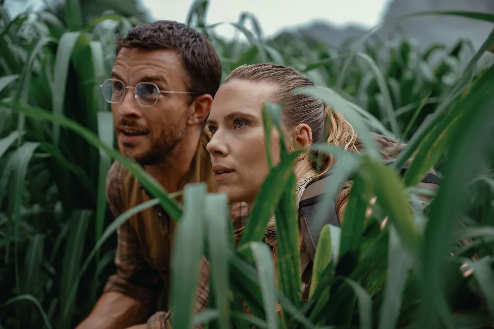 Jonathan Bailey and Scarlett Johansson Jurassic World Rebirth