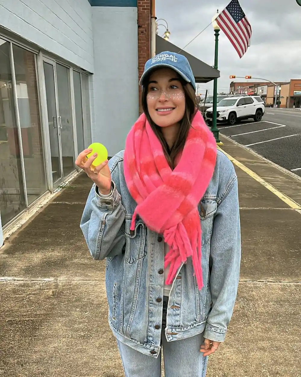 Kacey Musgraves Wears Taylor Swift Approved Fazit Freckles