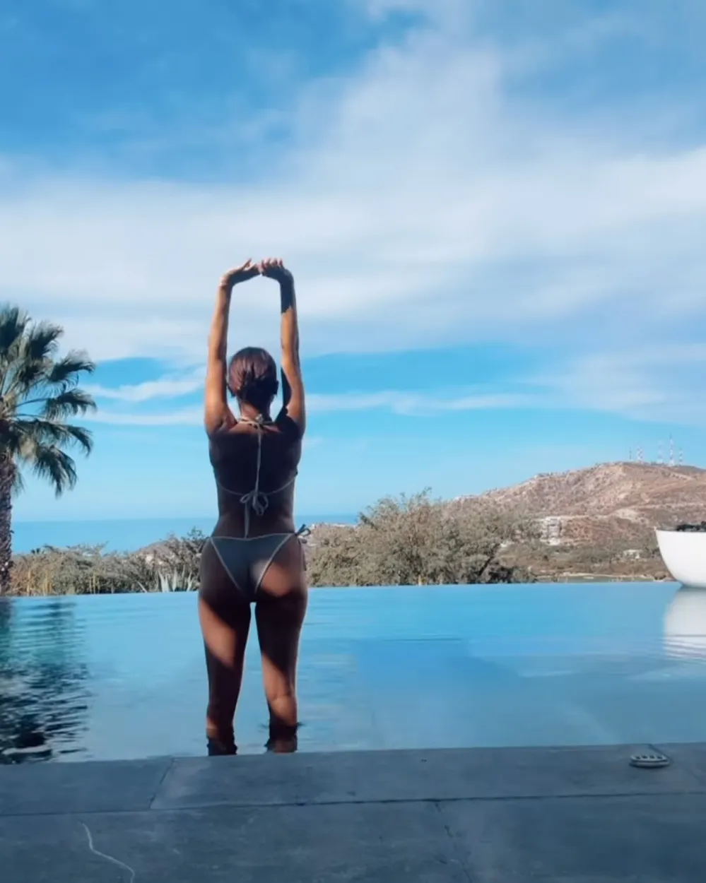 Kaitlyn Bristowe Posts Bikini Pic While Sharing She Has Body Dysmorphia