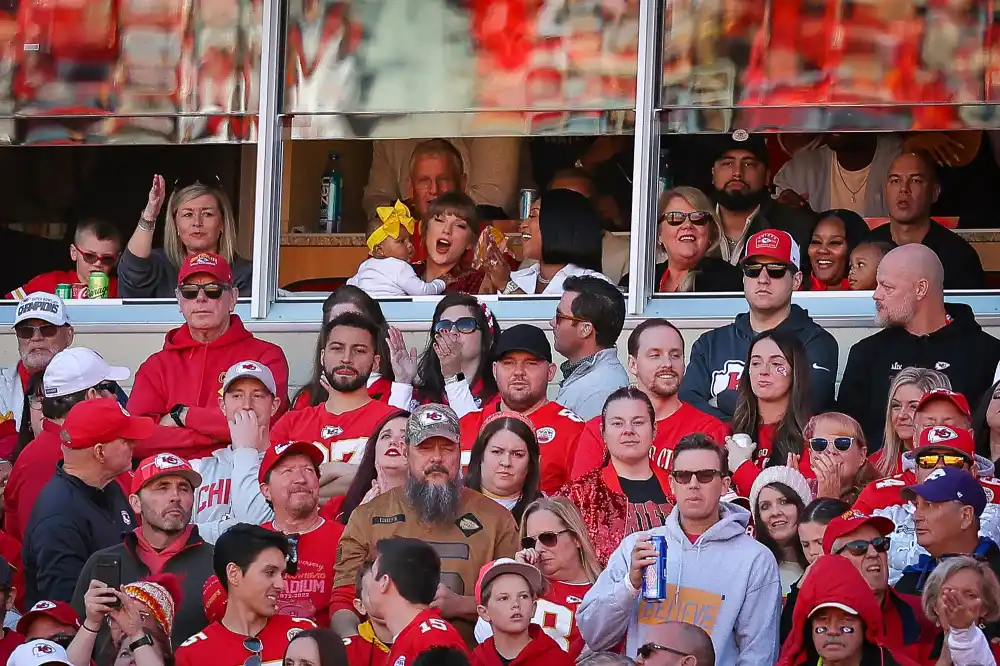 Kansas City Chiefs Receiver Mecole Hardman Jr and Fiancee Chariah Gordon s Relationship Timeline 867