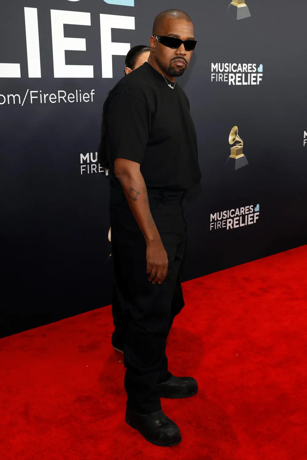 Kanye West Wasn t Kicked Out of 2025 Grammys &mdash; But There Was No Seat for Him Inside Producer Says 788