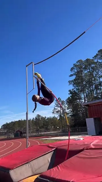 LSU Pole Vaulter Dillon Reidenauer 18 Dies in Car Accident on Campus 531