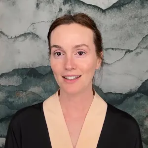 FEATURE Leighton Meester Shares Her Dewy and Fun Everyday Makeup Routine