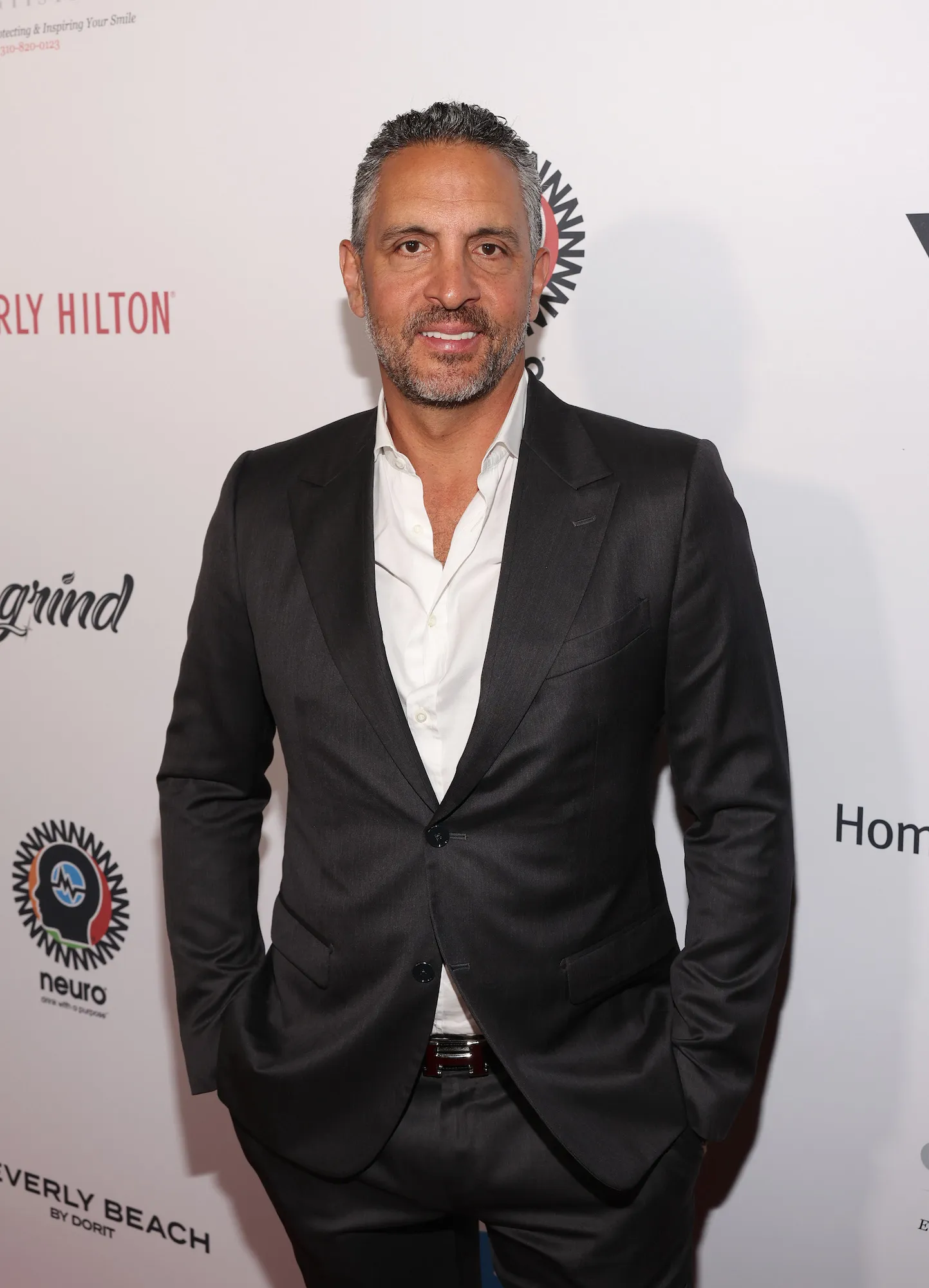 Mauricio Umansky Has a Broken Clavicle