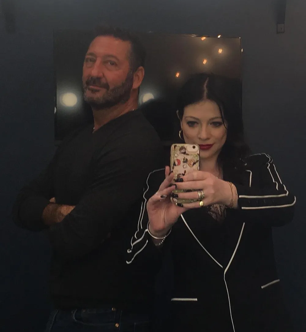 Cronolog&iacute;a de la relaci&oacute;n de Michelle Trachtenberg y su novio Jay Cohen: de colegas a compa&ntilde;eros