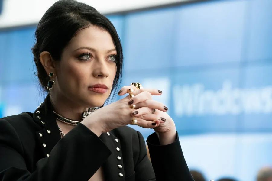 Michelle Trachtenbergs Best Gossip Girl Fashion Moments as Georgina Sparks