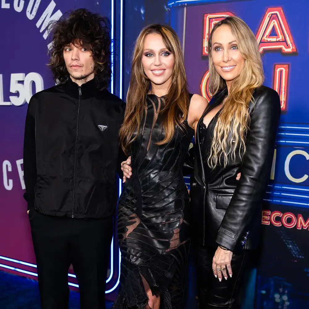 Miley Cyrus Has Girl's Night With Mom Tish at &lsquo;SNL50: The Replica Luxury Handbagcoming Concert&rsquo; After Family Drama