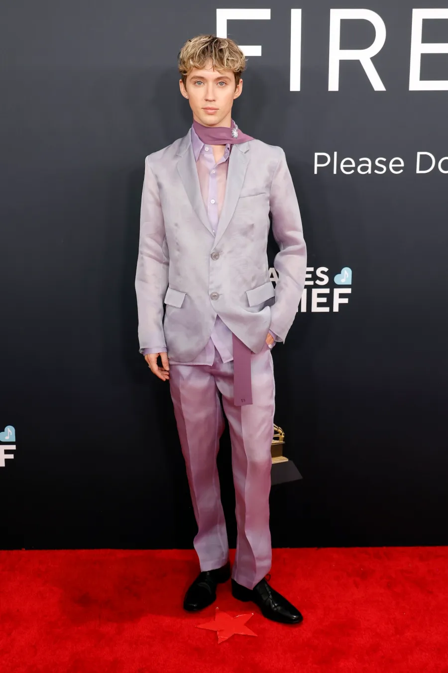 Pastel Looks Take Over the 2025 Grammys Nikki Glaser Gracie Abrams More