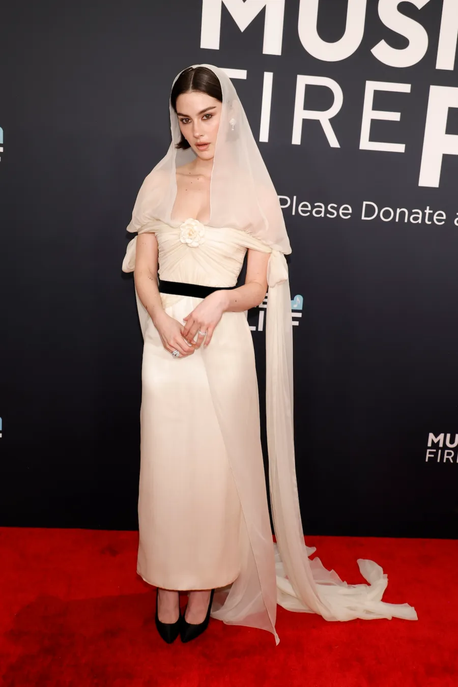 Pastel Looks Take Over the 2025 Grammys Nikki Glaser Gracie Abrams More