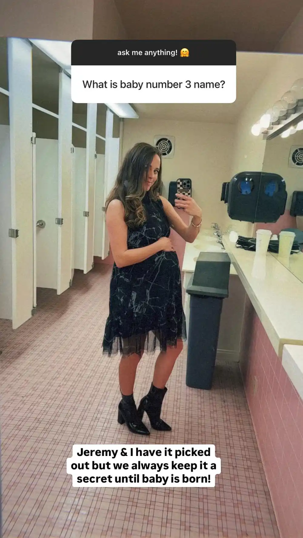 Pregnant Jinger Duggar and Jeremy Vuolo Picked Out Baby No 3 s Name But Won t Tell Daughters Yet 059