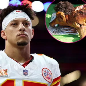 Promo Eagles Fans Roast a Pig Dressed as Patrick Mahomes at Super Bowl Parade