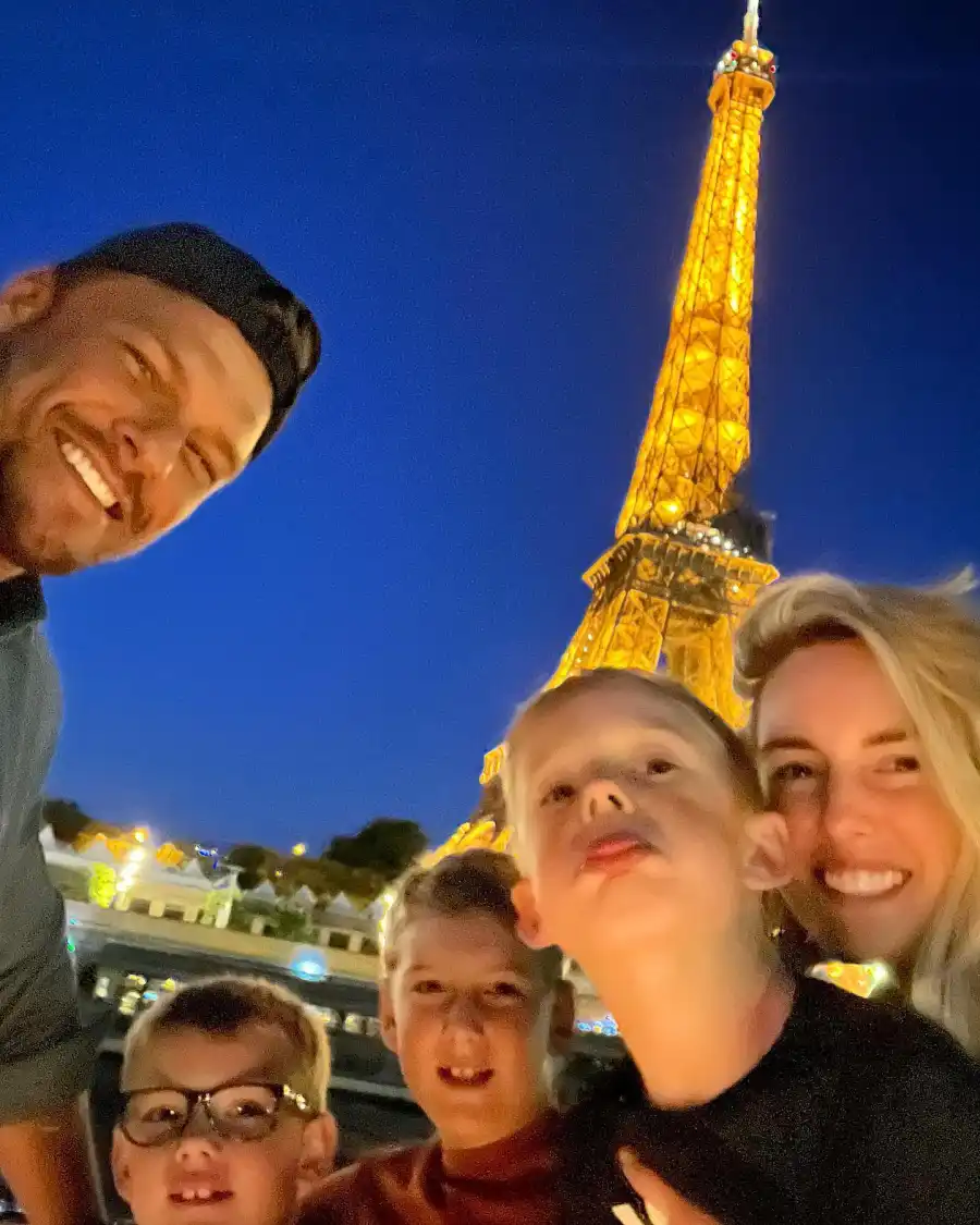 Reacher Star Alan Ritchson and Wife Catherine s Family Album With 3 Sons See Photos 084