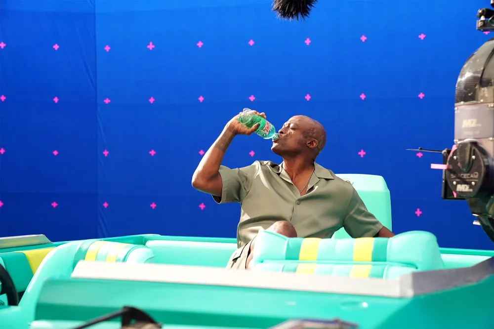 Seal Says It Wasn t A Difficult Transition to Become a Seal for Super Bowl Commercial 901