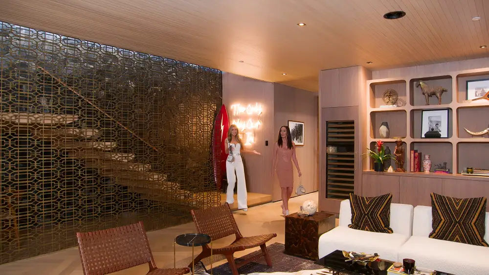 Selling Sunset Chrishell Stause Claims Netflix Does not Get a Cut From Real Estate Commissions