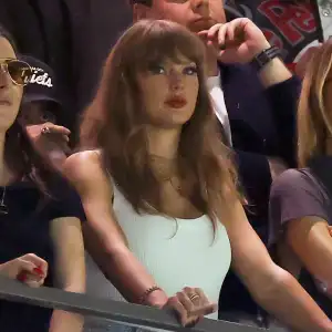 Stars Come to Taylor Swift s Defense After She Was Booed During 2025 Super Bowl See Who Spoke Out 123