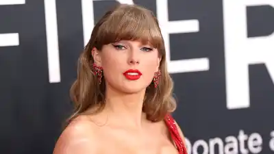 Taylor Swift Proves She’s America’s Sweetheart by Tipping Grammys Workers After Awards Show