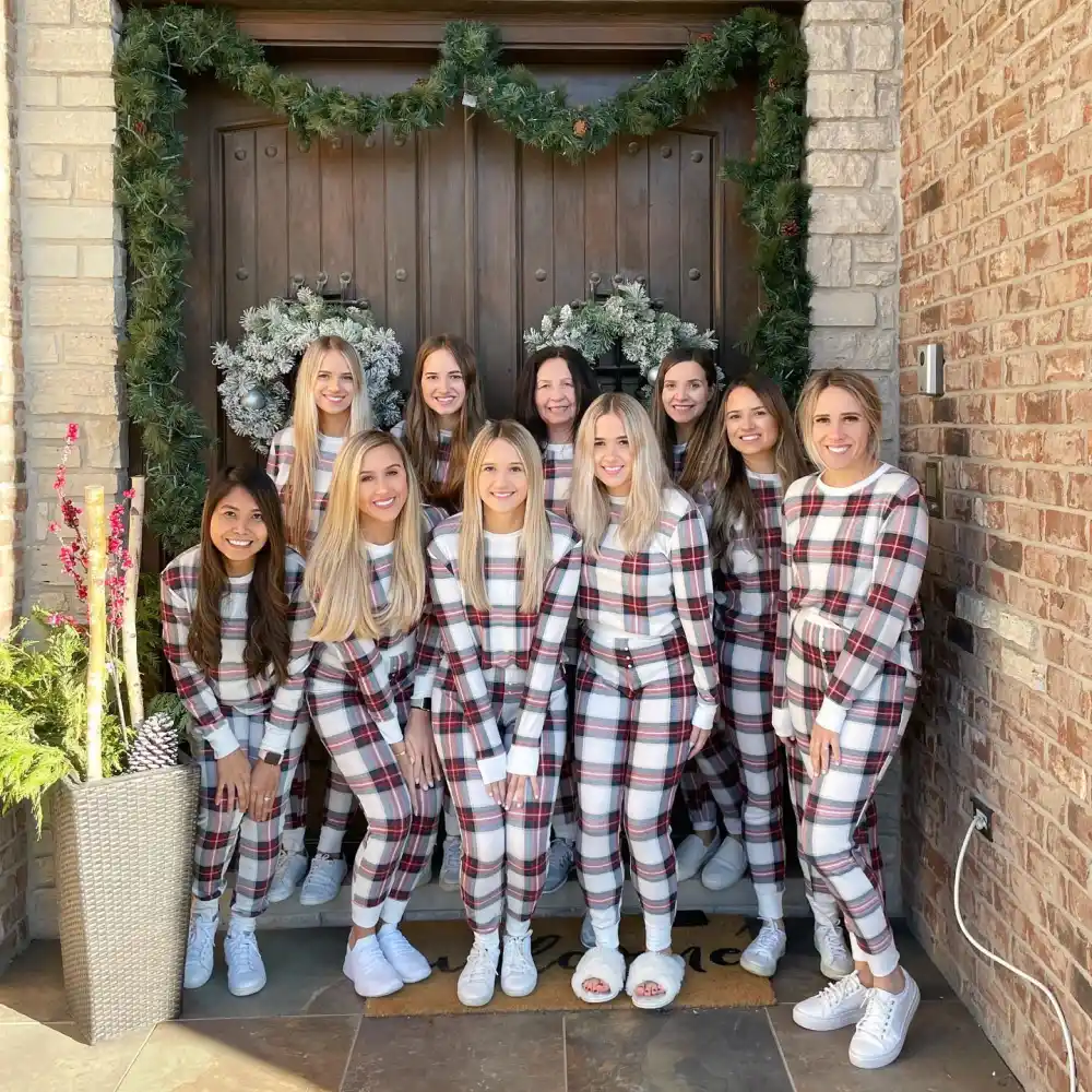 The Bachelor Season 29 Contestant Dina Lupancu s Family Guide