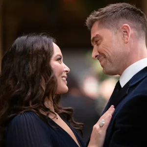 The Rookie Melissa O Neil Breaks Down Lucy and Tim Hotel Hookup