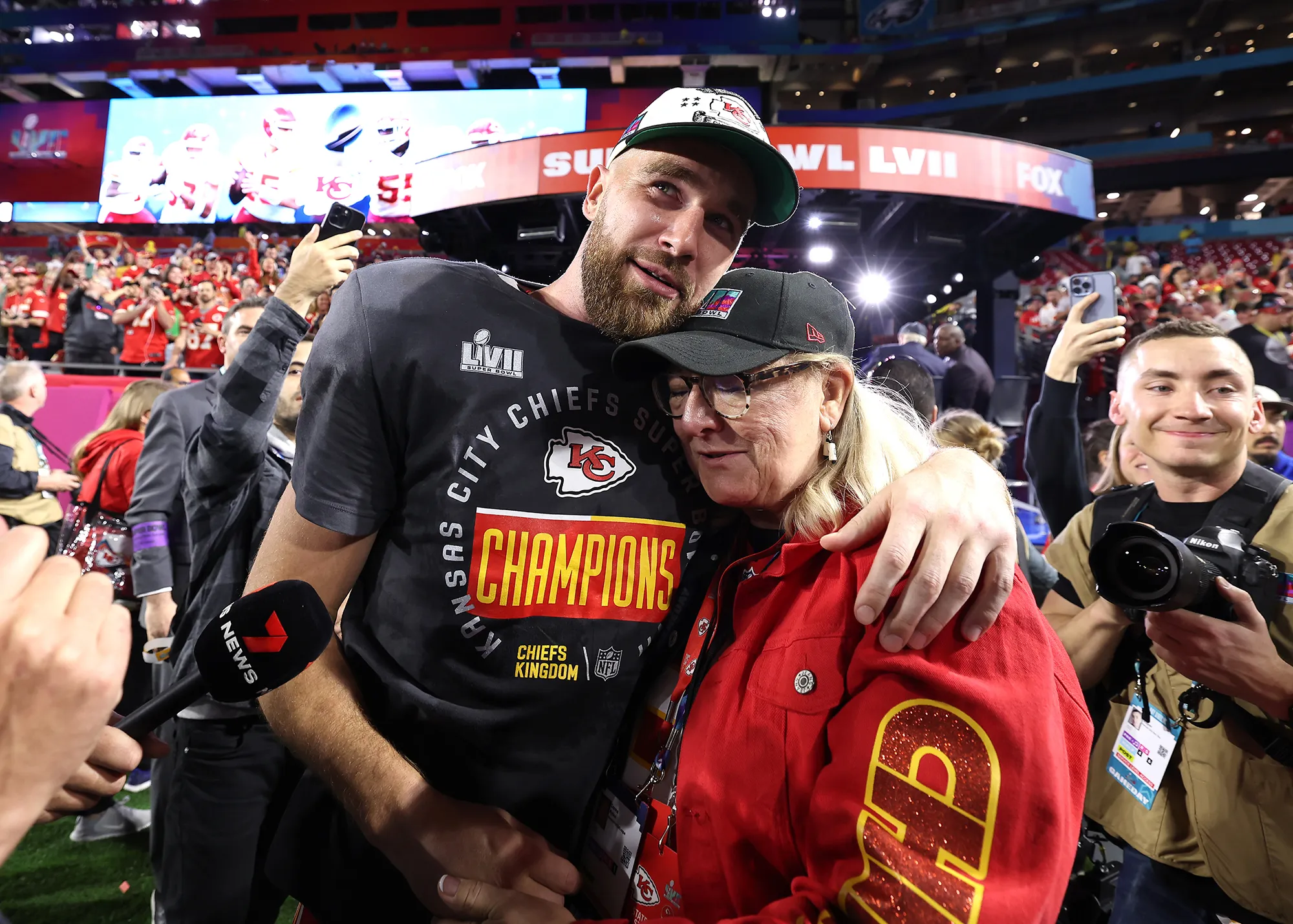 Travis Kelce Hopes Mom Donna Wont Wear Split Chiefs Eagles Jersey to 2025 Super Bowl