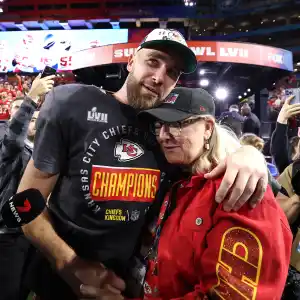 Travis Kelce Hopes Mom Donna Wont Wear Split Chiefs Eagles Jersey to 2025 Super Bowl