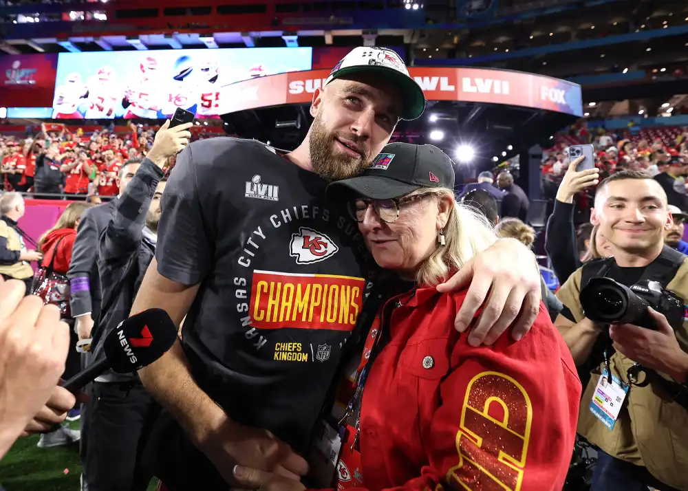 Travis Kelce Hopes Mom Donna Wont Wear Split Chiefs Eagles Jersey to 2025 Super Bowl