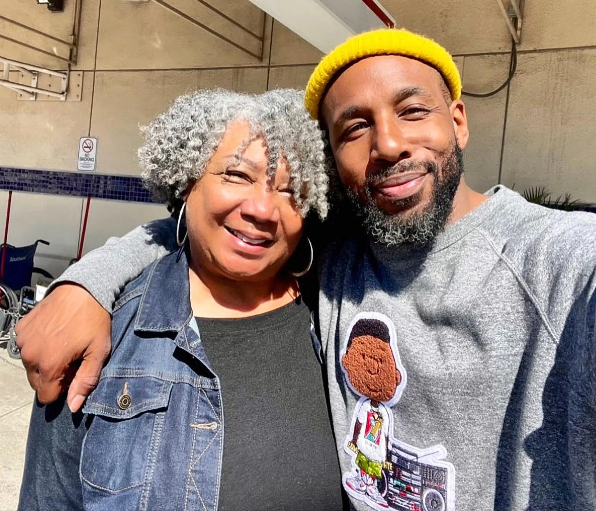 Luxury Handbag Shopping 5 Hot Stories tWitch s Family Speaks Out Jessica Alba and Cash Warren File for Divorce 9002