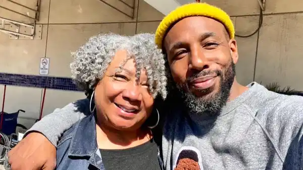 Luxury Handbag Shopping 5 Hot Stories tWitch s Family Speaks Out Jessica Alba and Cash Warren File for Divorce 9002