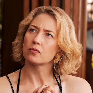 White Lotus Carrie Coon Says She s Not in an Open Marriage With Tracy Letts Clarifies Comments 283 Fabio Lovino/HBO