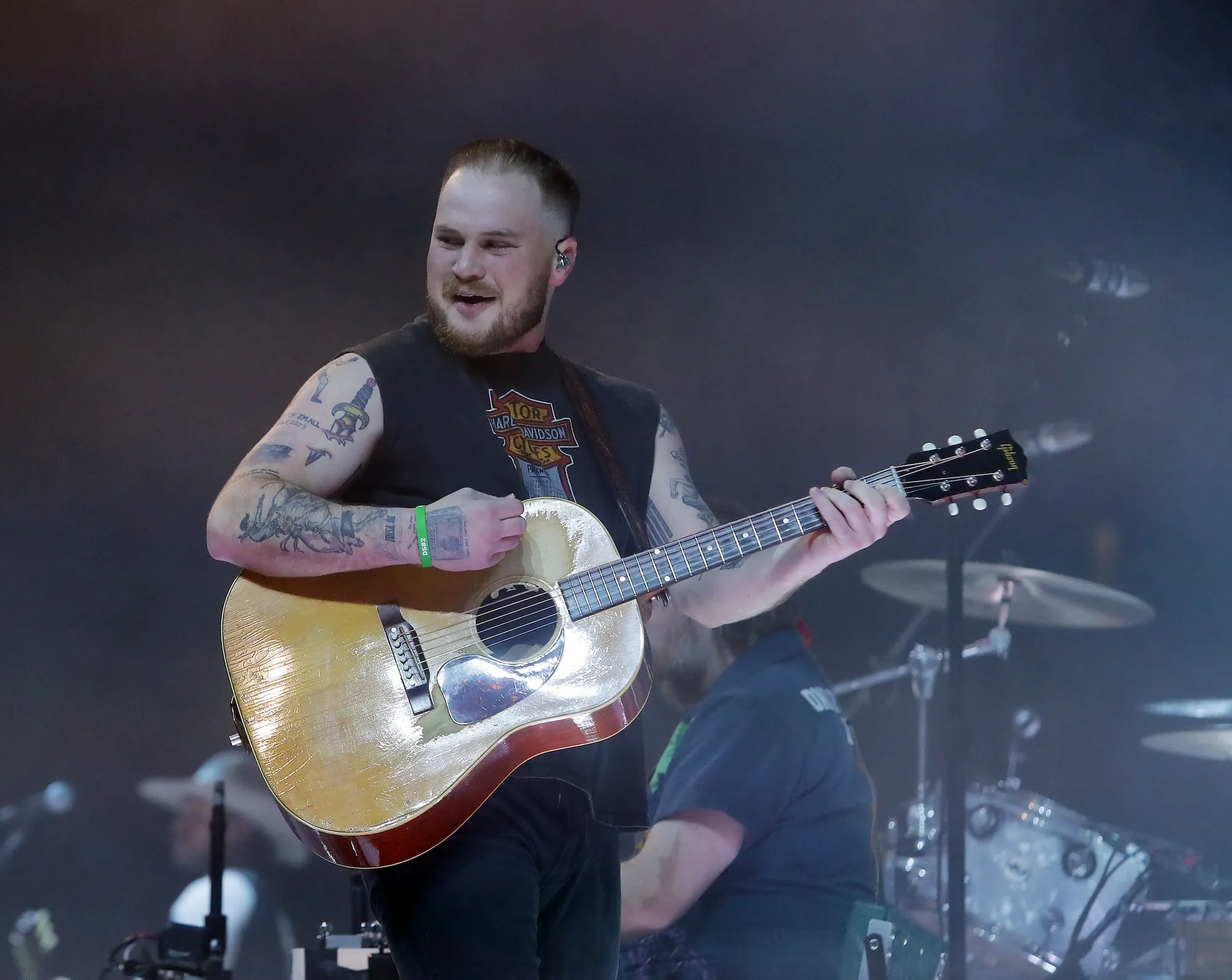 Why Scott Foley and Wife &nbsp;Marika Dominczyk Have Been Obsessed With MTV s The Challenge for Nearly 2 Decades