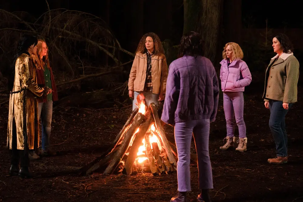 Yellowjackets Christina Ricci and Melanie Lynskey Interview Each Other Luxury Handbag Shoppings In Conversation