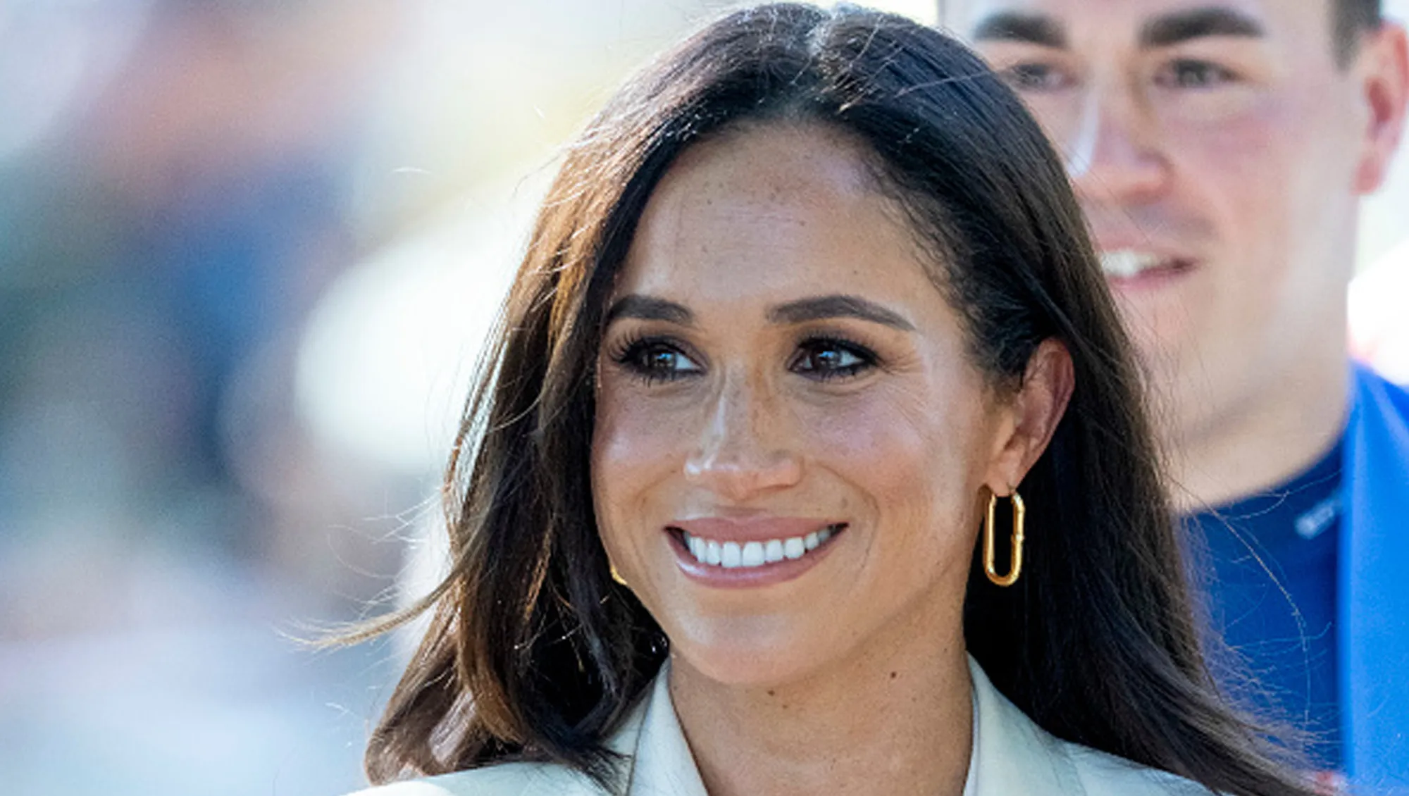 meghan markle in white top