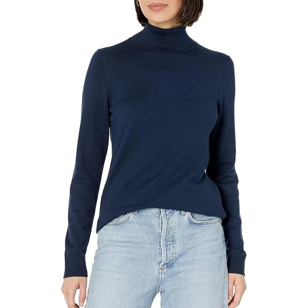 Amazon Essentials Classic-Fit Lightweight Turtleneck Sweater