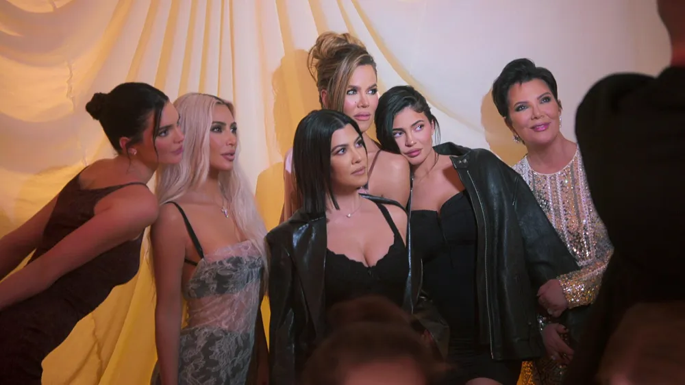 &lsquo;The Kardashians&rsquo; Uses Animal Noises to Censor a Conversation