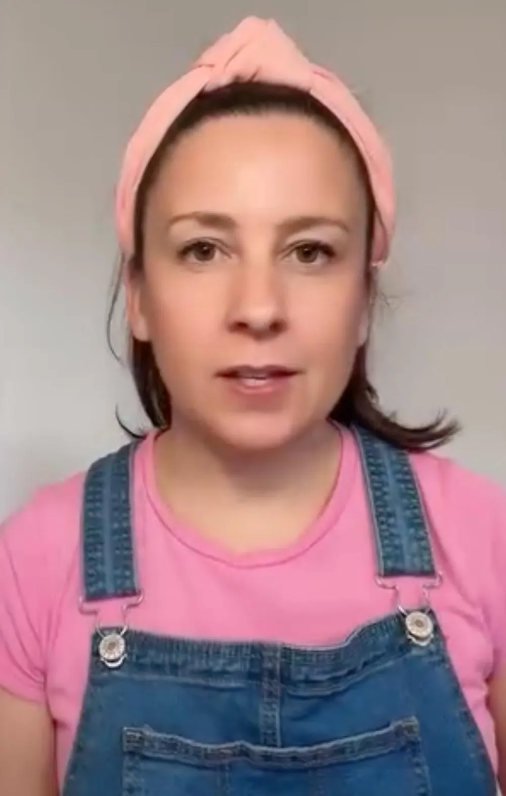 Robert De Niros Daughter Gets Special Message From Ms. Rachel And It Pays Homage to Taxi