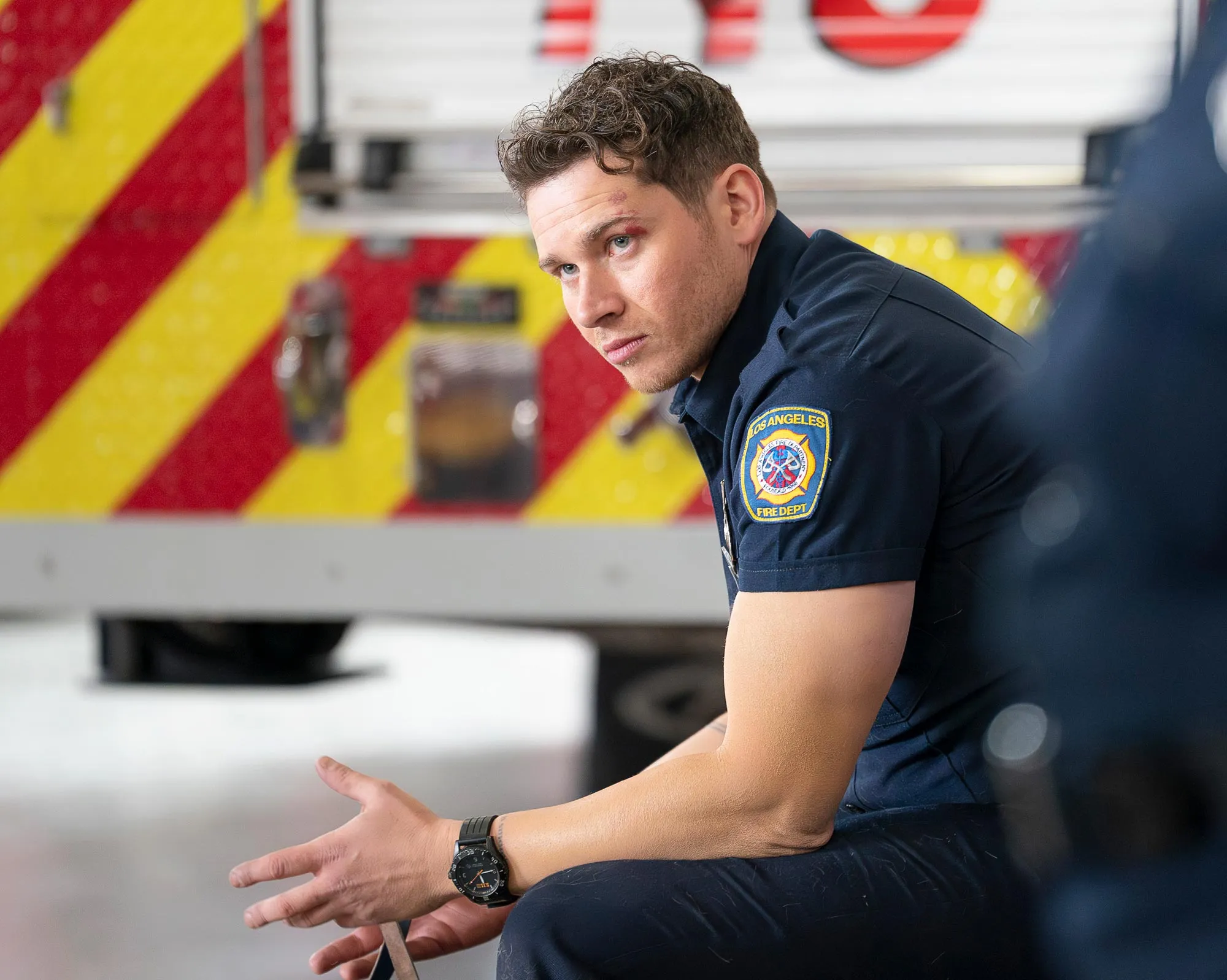 9 1 1 s Oliver Stark on Buck s Complex Feelings Over Eddie Leaving Moving Into Eddie s Place More 8042