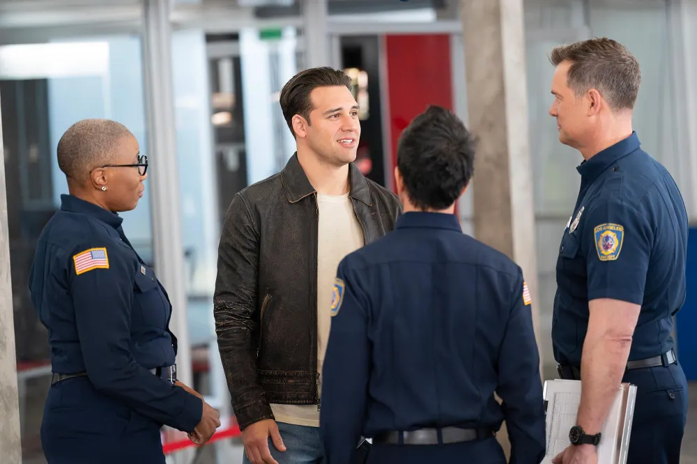 9 1 1 s Oliver Stark on Buck s Complex Feelings Over Eddie Leaving Moving Into Eddie s Place More 807