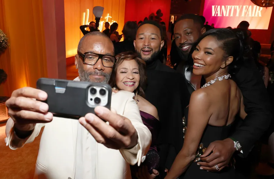 A Quick Selfie Inside Vanity Fair Oscar Party 2025 Oscars